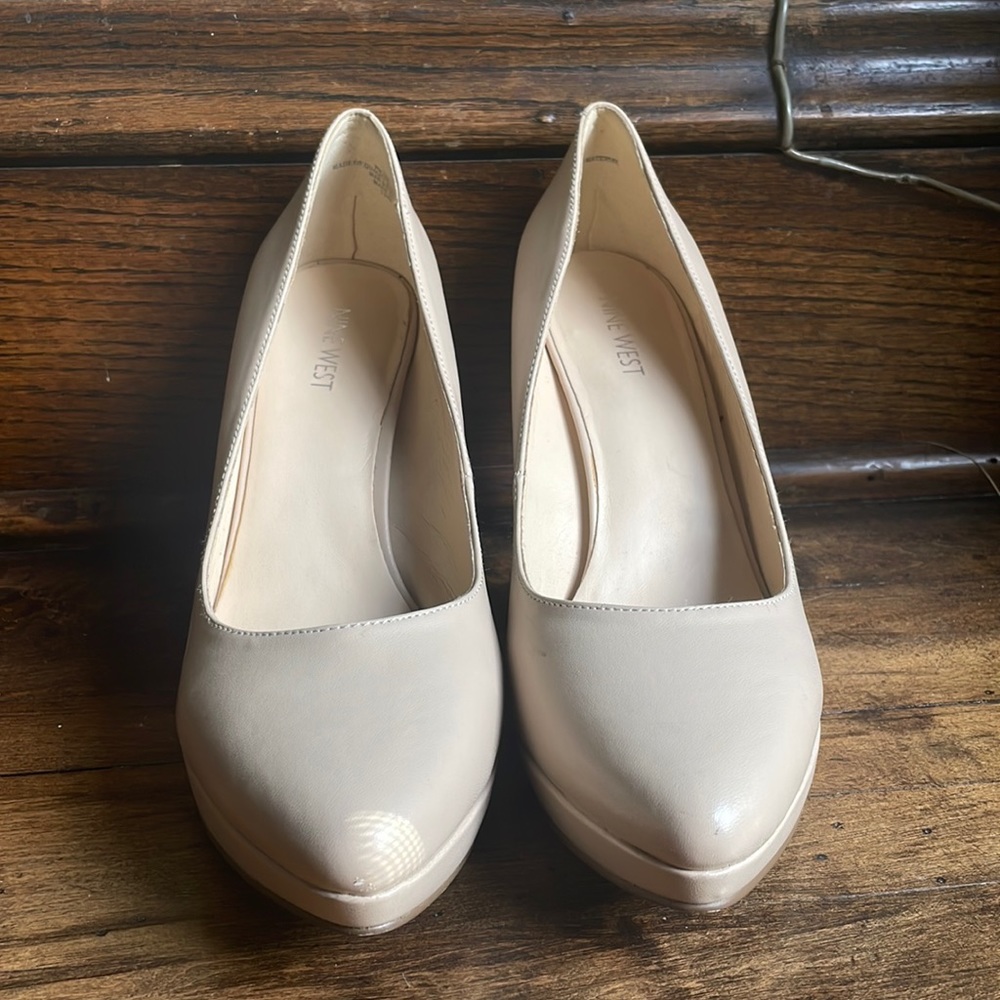 tan nine west pumps